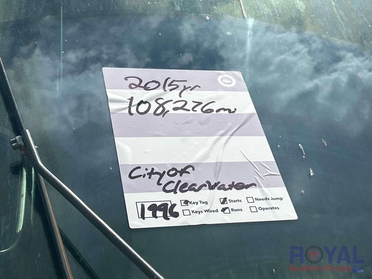 2015-peterbilt-320-image-29