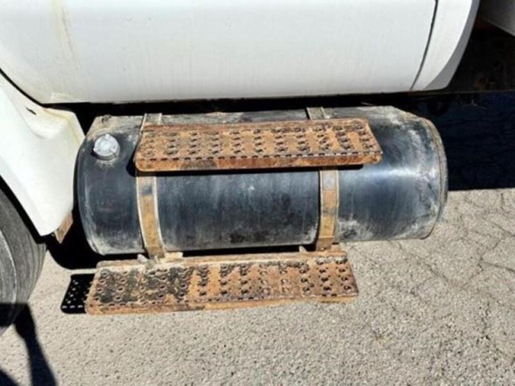 2013-ford-f750-xl-image-50