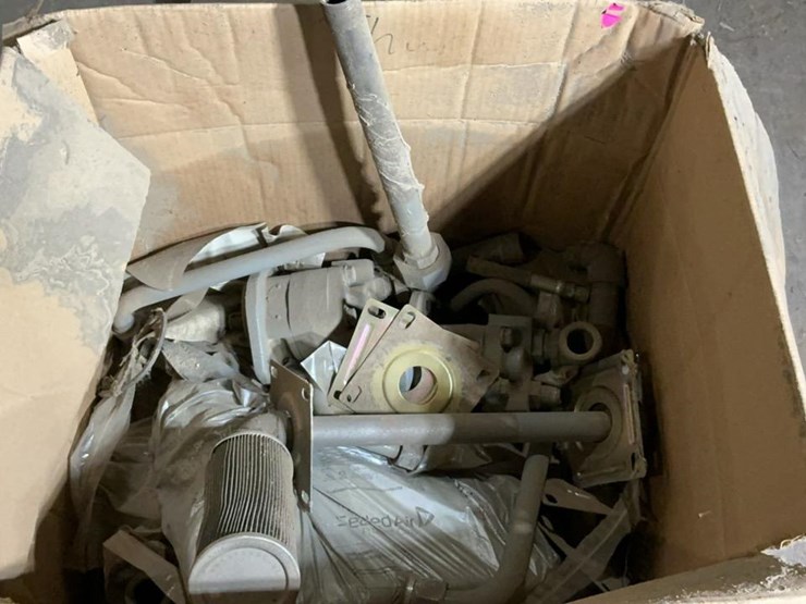 #167-•-hydraulic-motors-and-assorted-parts-image-4