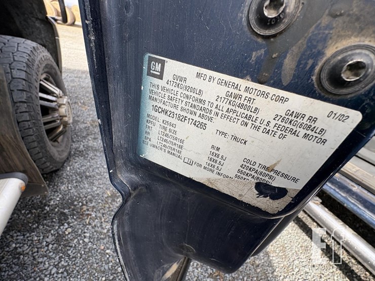 2002-chevrolet-silverado-2500-image-13