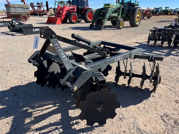 #t15037-•-lmc-1618m-disk-image-1