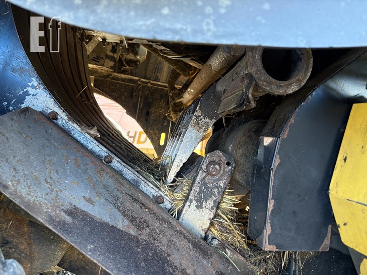 2015-new-holland-big-baler-330-image-8