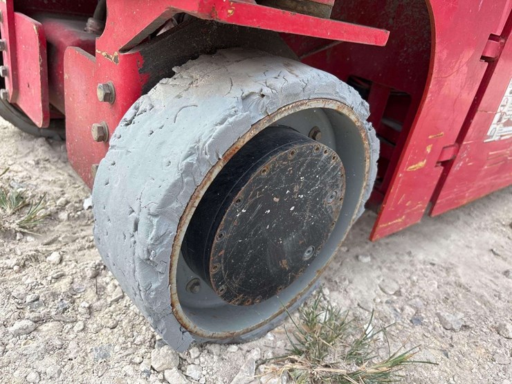 2017-mec-1930se-19ft-scissor-lift-image-16