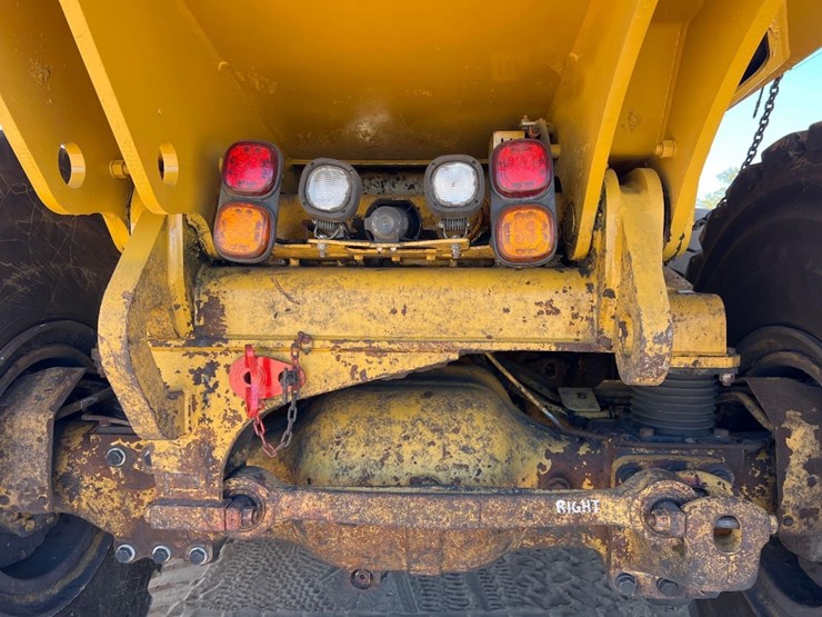 2019-caterpillar-740-gc-image-17