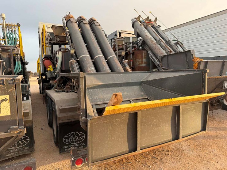 2014-caterpillar-c18-image-1