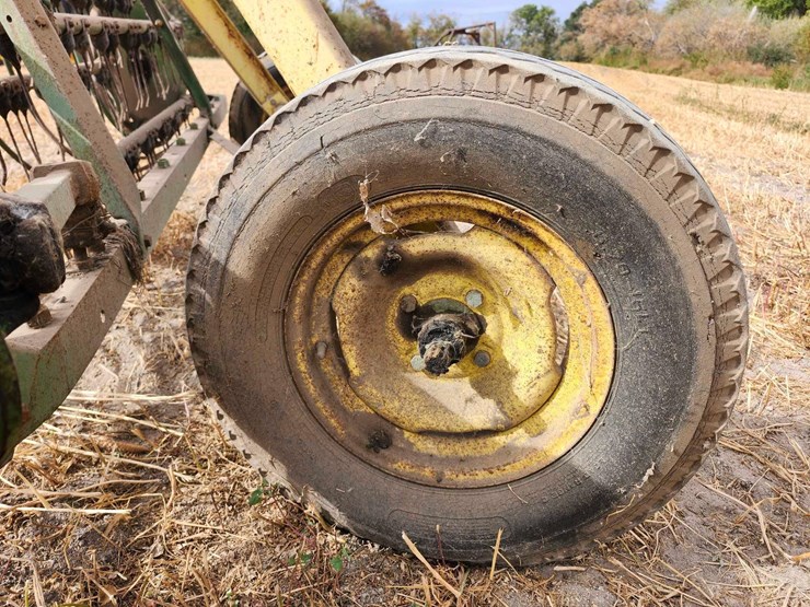 john-deere-640-image-10