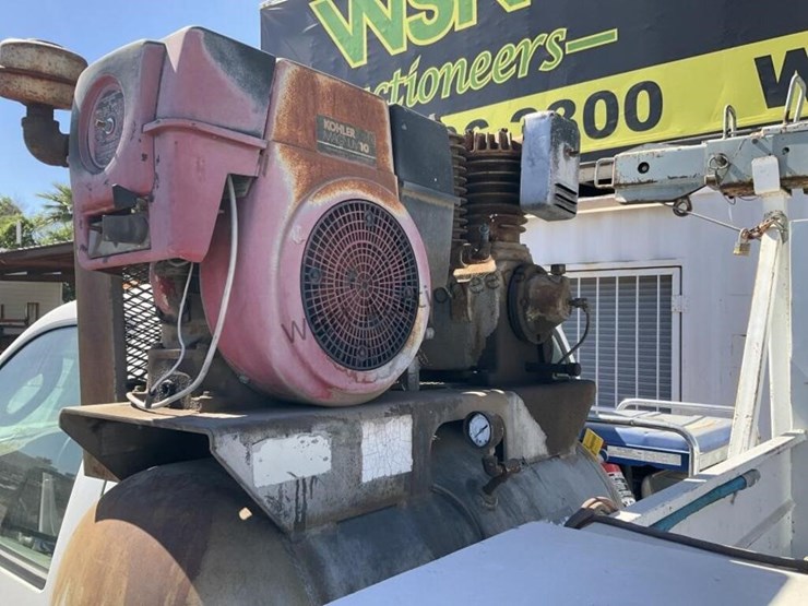 2005-ford-f550-image-11