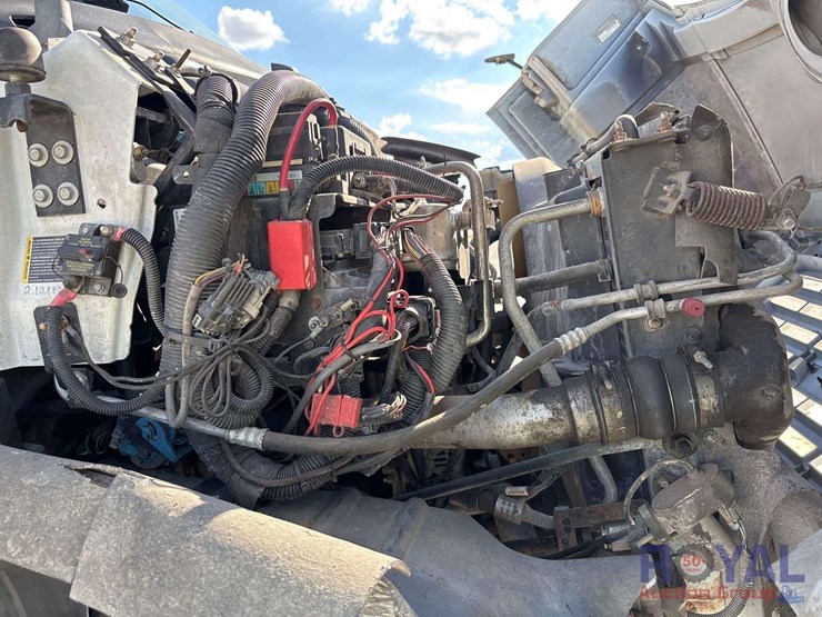 2007-gmc-c8500-altec-dl45tr-insulated-material-handling-digger-derrick-truck-image-8