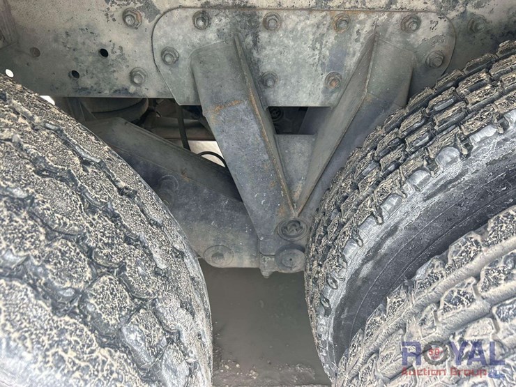 2012-crane-carrier-low-entry-t/a-rear-loader-garbage-truck-image-15