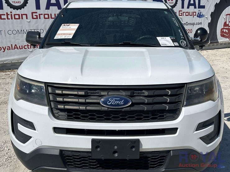 2018-ford-explorer-image-26