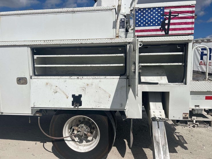 2016-freightliner-m2-106-altec-am50-50ft-bucket-truck-image-24