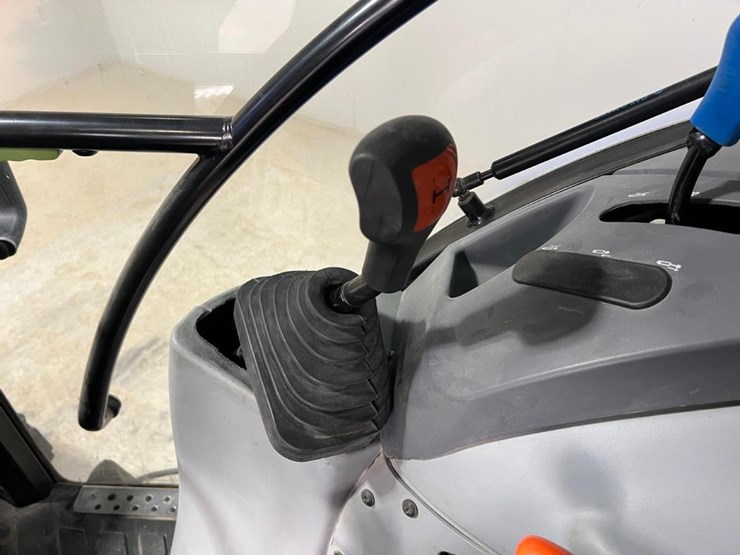 new-holland-t4.75-image-23