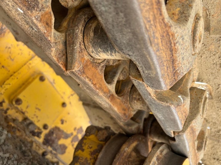 2016-komatsu-d61px-24-image-23