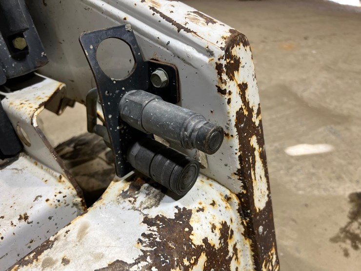 2016-bobcat-s70-image-11