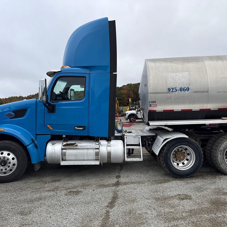 2018 PETERBILT 567