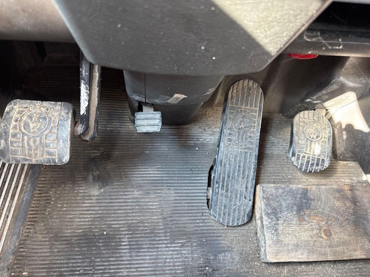 2012-kenworth-t660-image-33