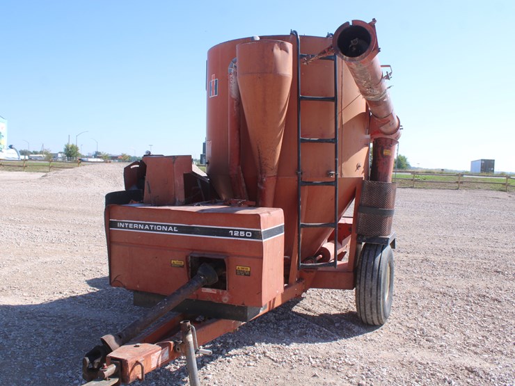 international-1250-image-3