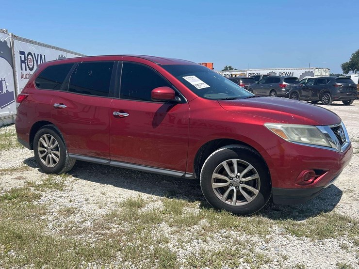 2014-nissan-pathfinder-image-3