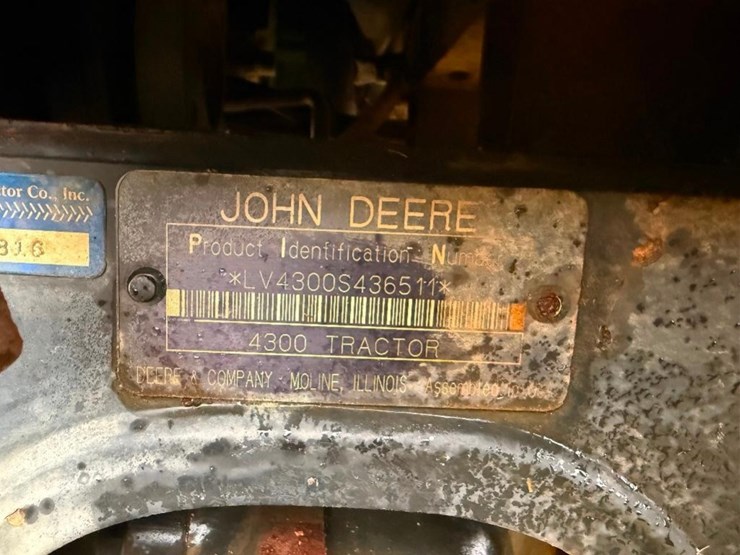 2000-john-deere-4300-image-18