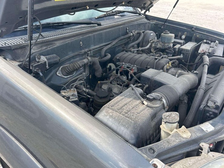 2005-toyota-tundra-image-8