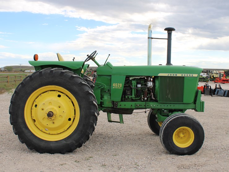 john-deere-4520-image-10