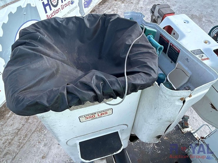 2016-freightliner-m2-106-altec-am50-50ft.-insulated-material-handling-bucket-truck-image-34