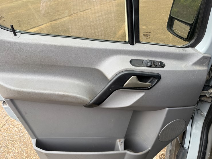 2008-freightliner-sprinter-2500-image-32