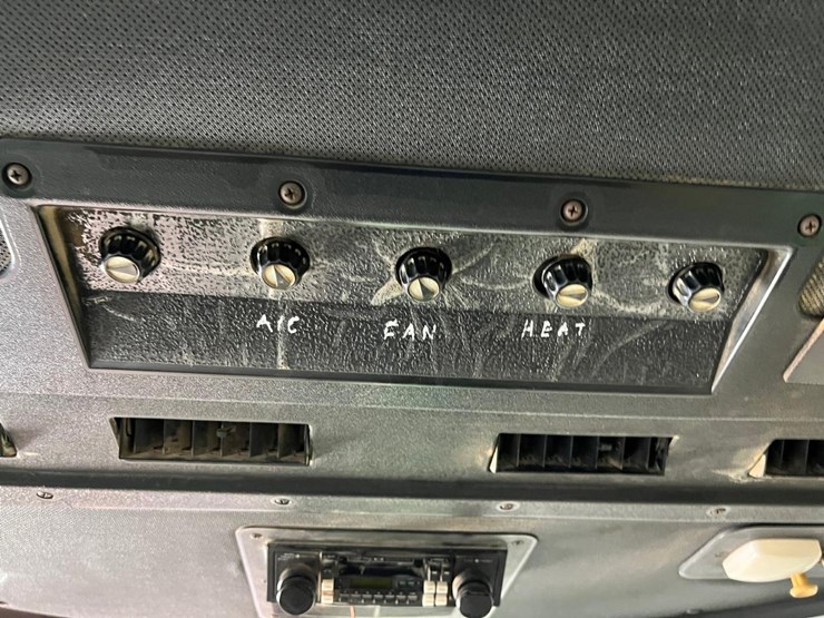 john-deere-4240-image-26