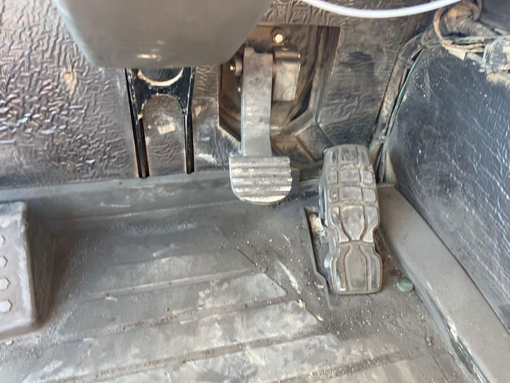 2019-caterpillar-740-gc-image-38