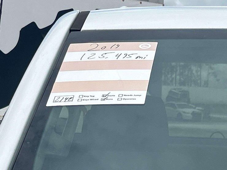 2019-chevrolet-silverado-image-24