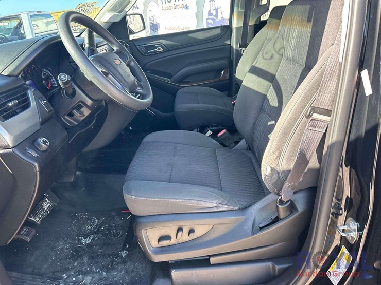 2015-cheverolet-tahoe-suv-image-12