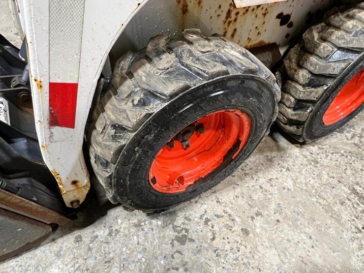 2014-bobcat-s70-image-12