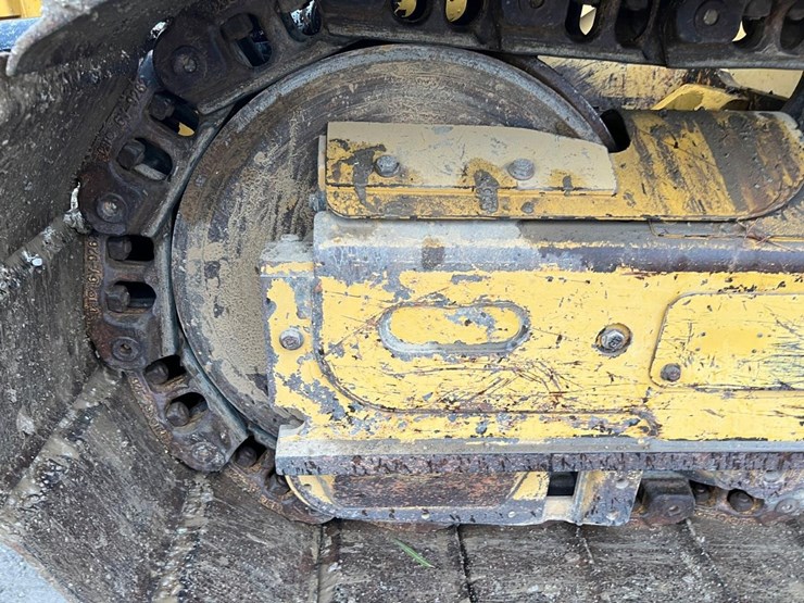 2020-caterpillar-d5k2-lgp-image-13