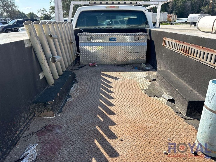 2011-ford-f350-image-27