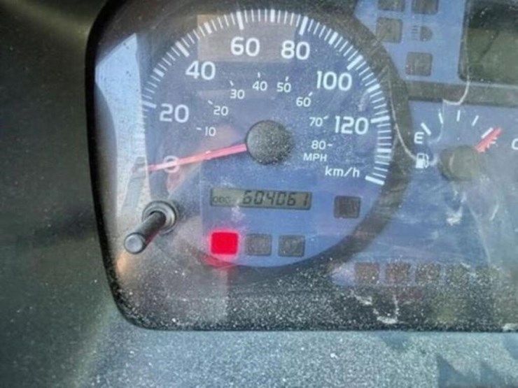 2010-hino-258-image-62