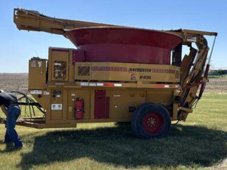 2022-haybuster-h1135-image-14