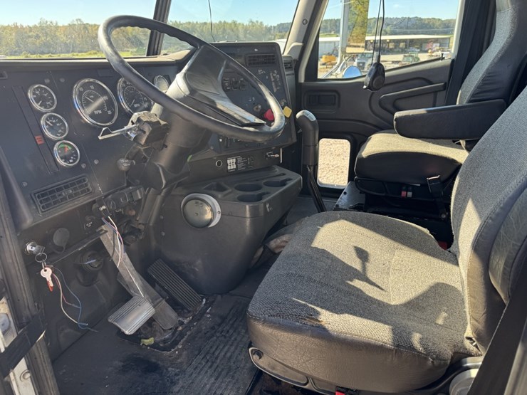 2001-international-2001-image-10