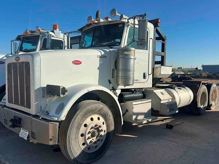 2012-peterbilt-367-image-1