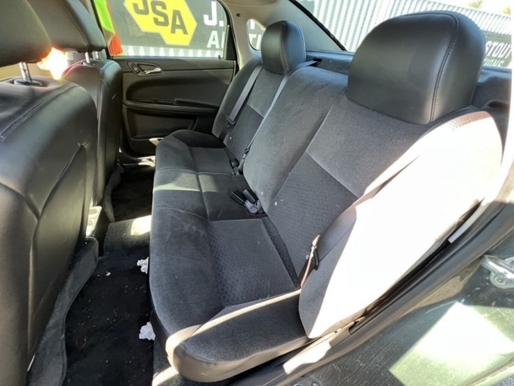 2012-chevrolet-impala-sedan-image-17