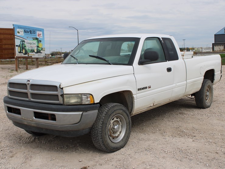 2001-dodge-ram-1500-image-1