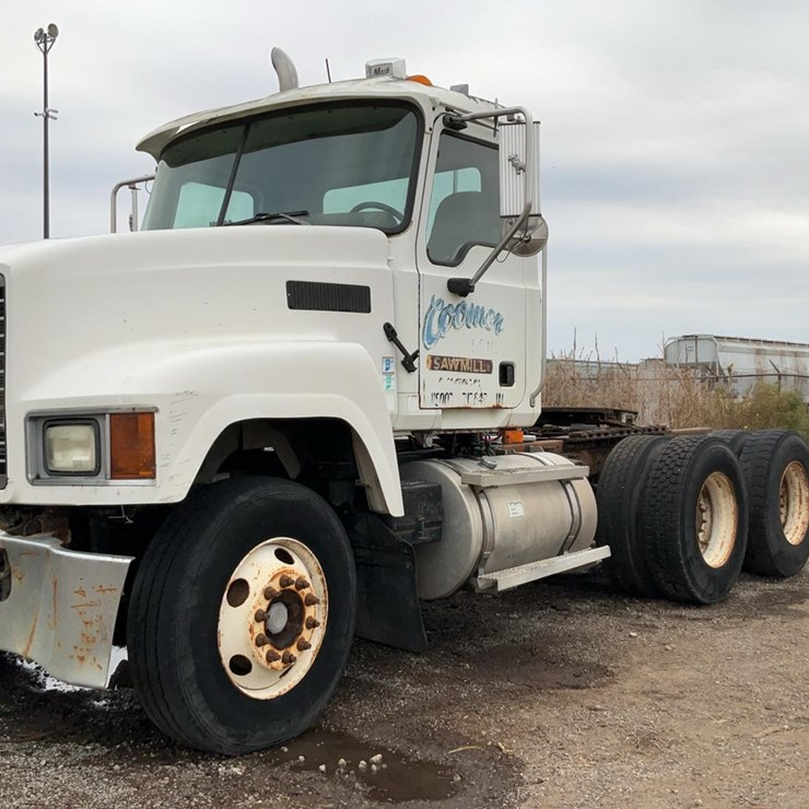 2004 MACK CHN613