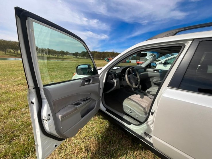 2010-subaru-forester-image-12