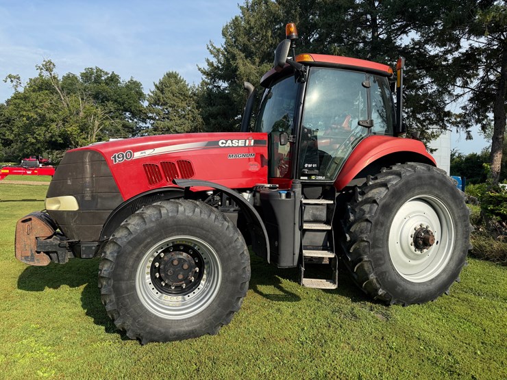 2014-case-ih-magnum-190-image-1