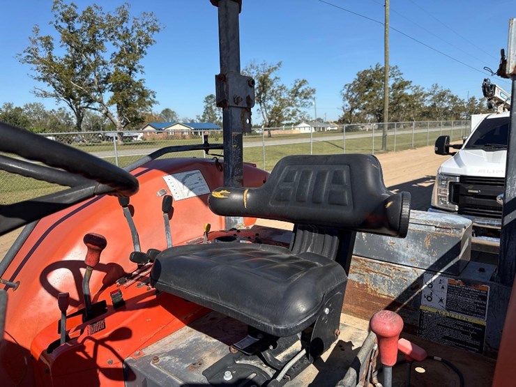 kubota-m955-dual-speed-tractor-image-19