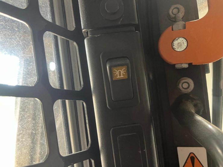 2023-bobcat-s650-image-21