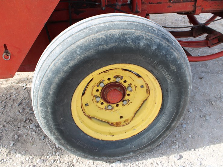 new-holland-315-image-32