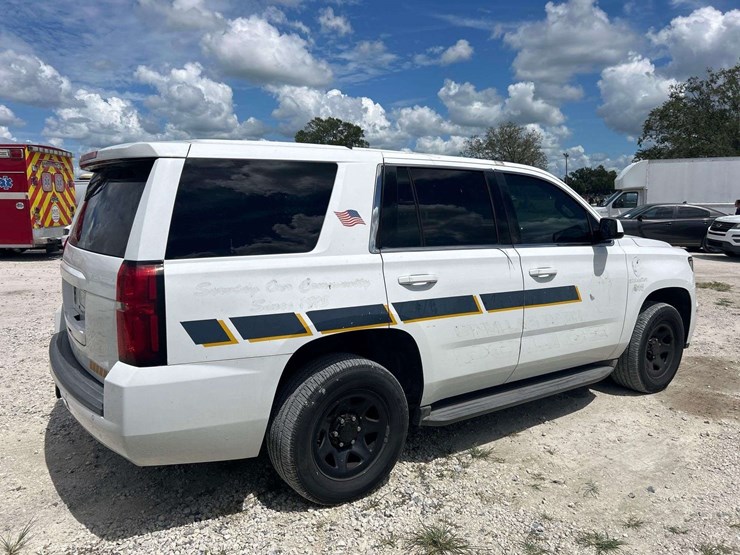 2016-chevrolet-tahoe-image-3