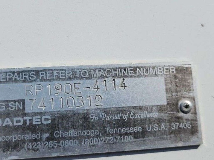 2017-roadtec-wheel-asphalt-paver-w/omini4-image-1