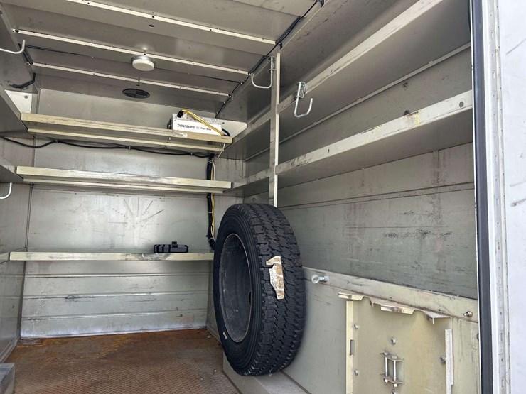 2016-ford-f550-image-22