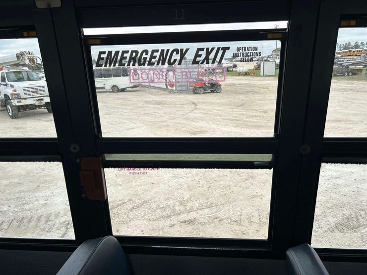 2007-freightliner-b2-image-24